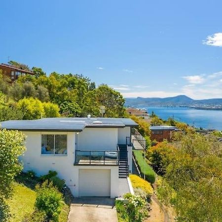 House On The Hill With A View-Sleeps 12 Villa Hobart Bagian luar foto